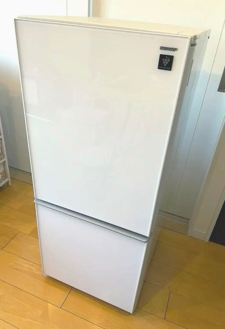 【送料込み】シャープ 冷蔵庫 SJ-GD14C-W 137L 【マット付き】