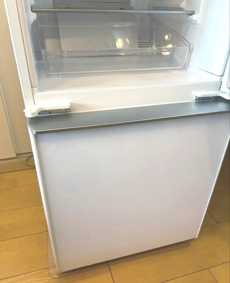 【送料込み】シャープ 冷蔵庫 SJ-GD14C-W 137L 【マット付き】