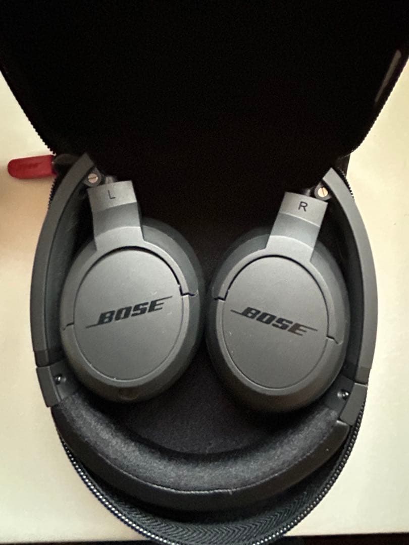 レア　廃盤品　ポーズ　ヘッドホン　BOSE SOUNDTRUE ON-EAR