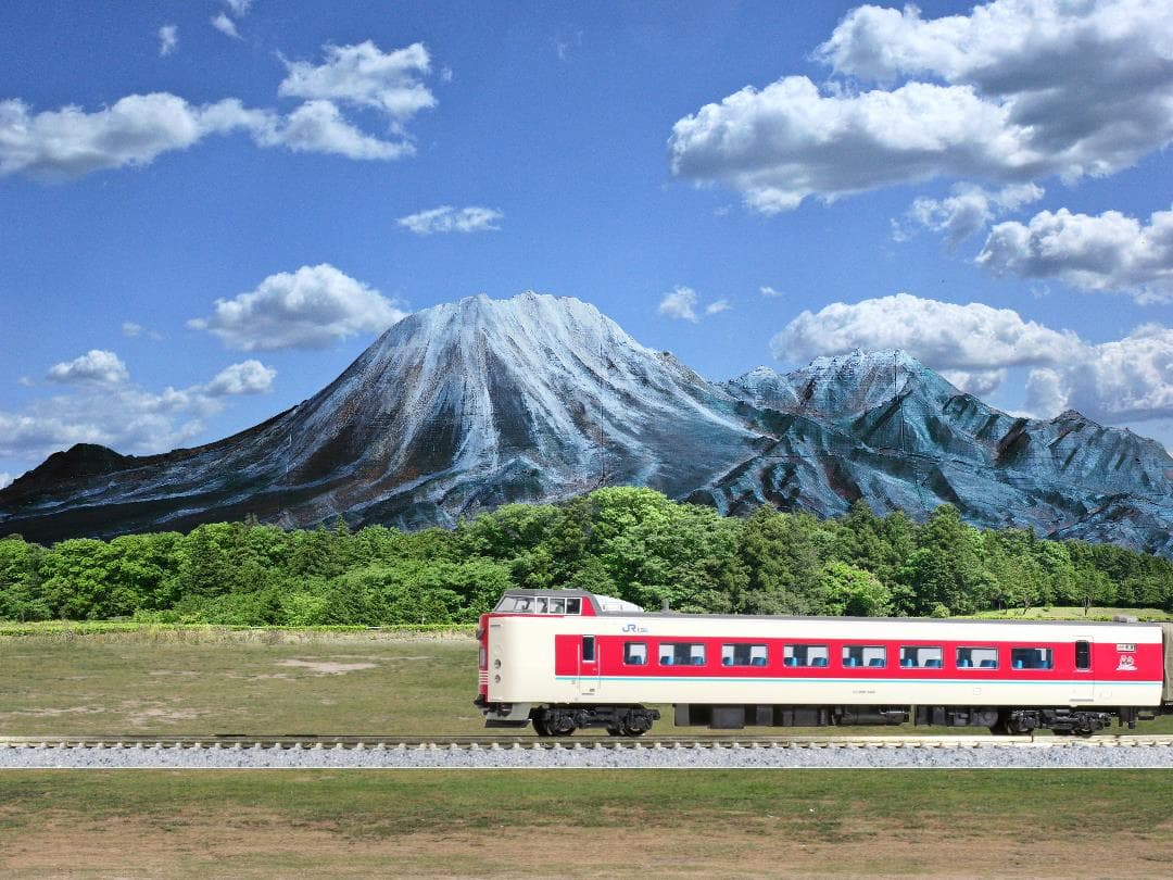 鉄道ジオラマ背景用山岳模型　　伯備線　伯耆大山　鉄道レイアウトの背景に最適