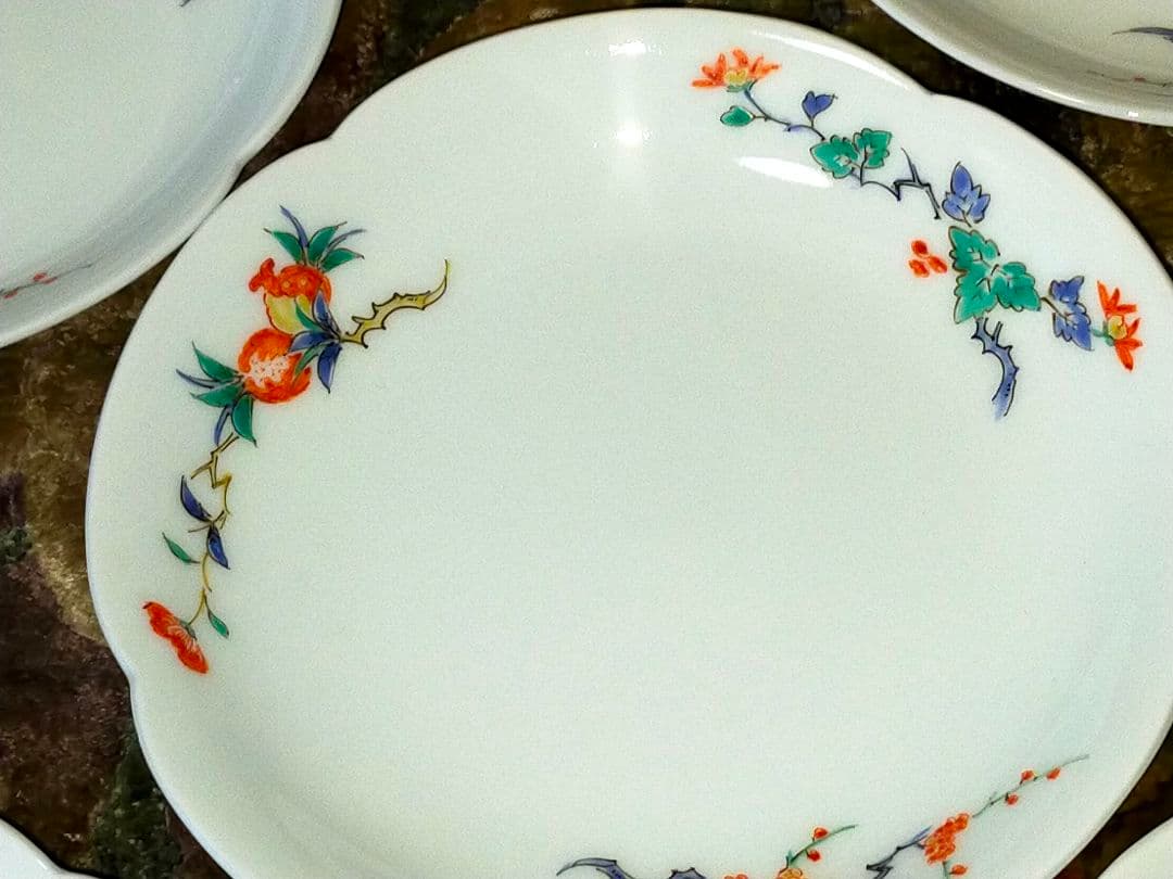 ♥未使用♥　人間国宝　13代　♥　酒井田柿右衛門　♥　皿　５枚　共箱付き