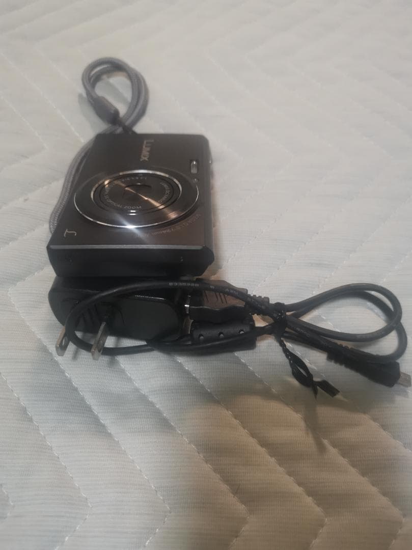 Panasonic LUMIX DMC-FH10-K（ブラック）