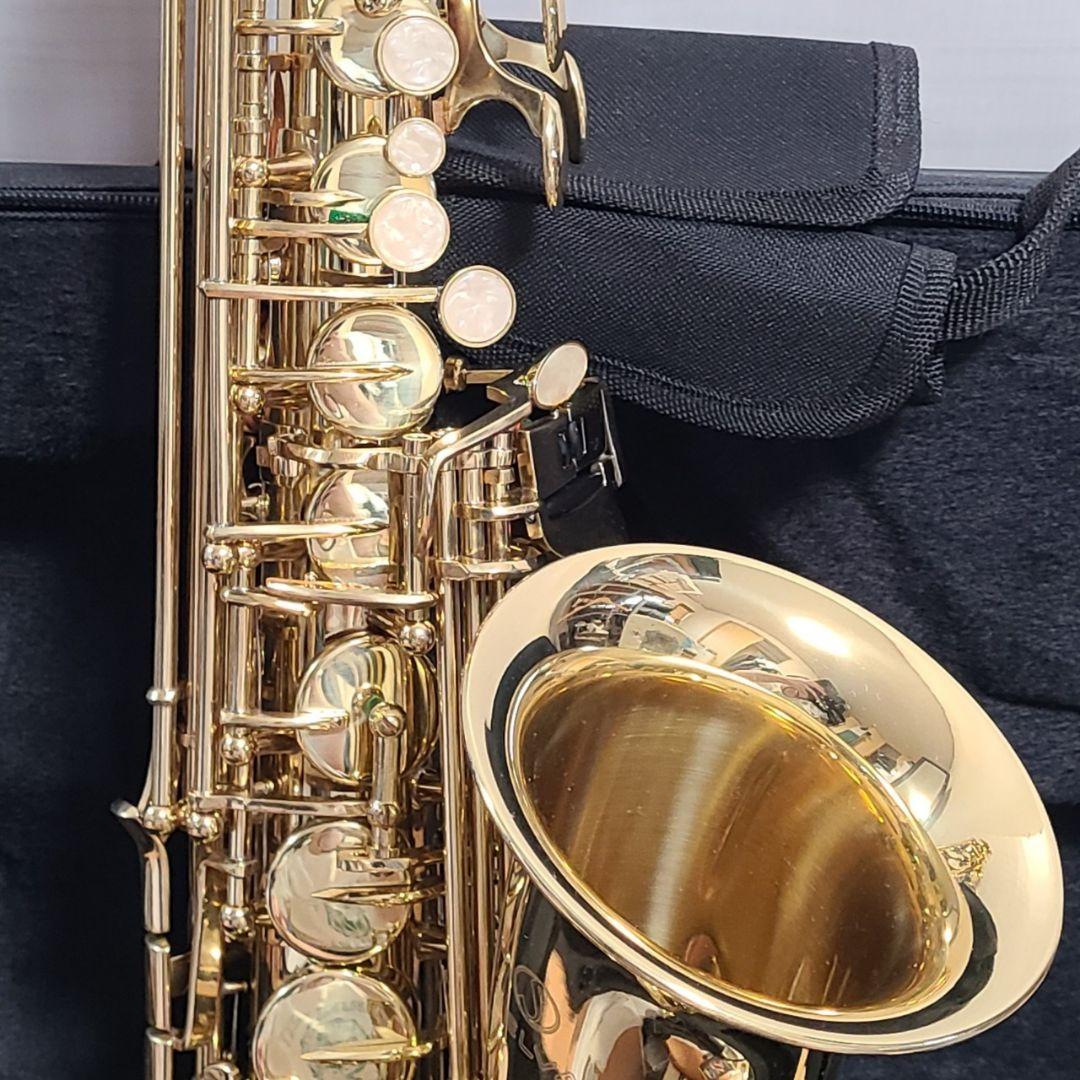 美品 テナーサックス SELVA 管楽器 ケース付 彫刻 セット アルトサックス
