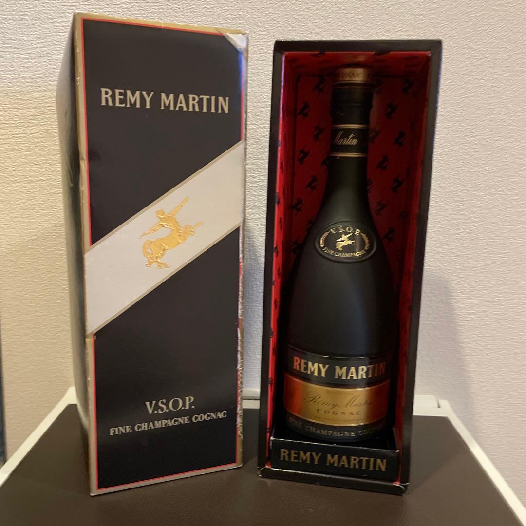 誰をも魅了する、深い味わいのレミーマルタン　コニャック2本セット