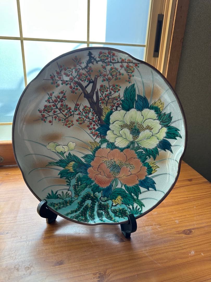 九谷焼　花柄の陶芸皿（スタンド付き）