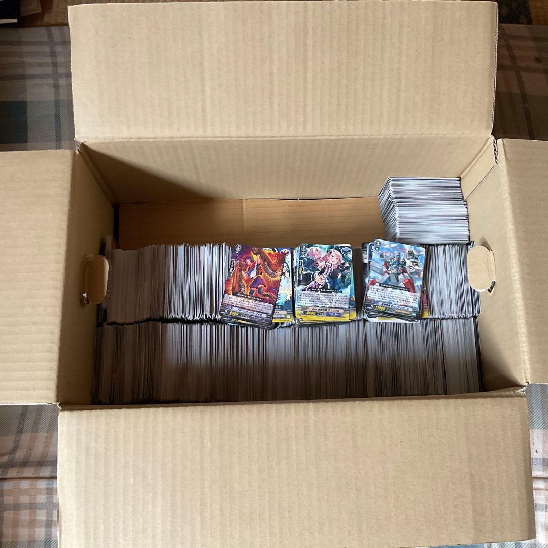 ヴァンガードカード　【約／9137枚】大量放出！【ダブり、小キズ気にしない方へ】