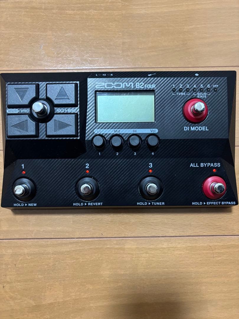 Zoom B2 Four ベースエフェクター