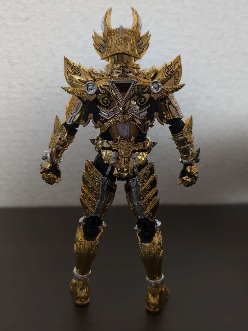 S.H.Figuarts　真骨彫　黄金騎士牙狼　 (冴島鋼牙)