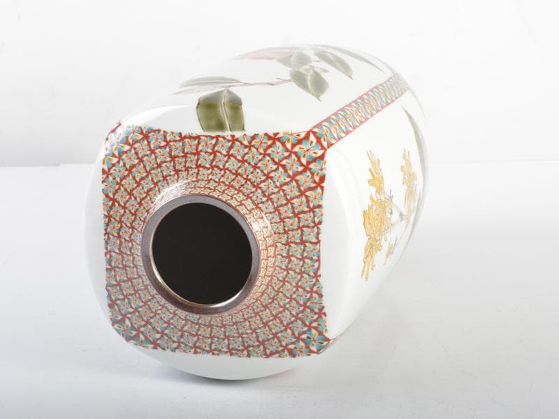 九谷焼　山田義明作　色絵　花図　花瓶　共箱　G R4611C