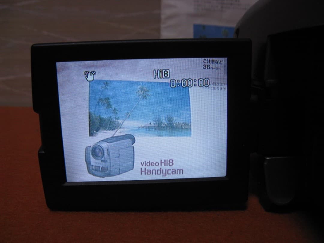 動作OK❗️☆SONYの液晶Hi8/8ミリビデオカメラ・CCD-TRV90