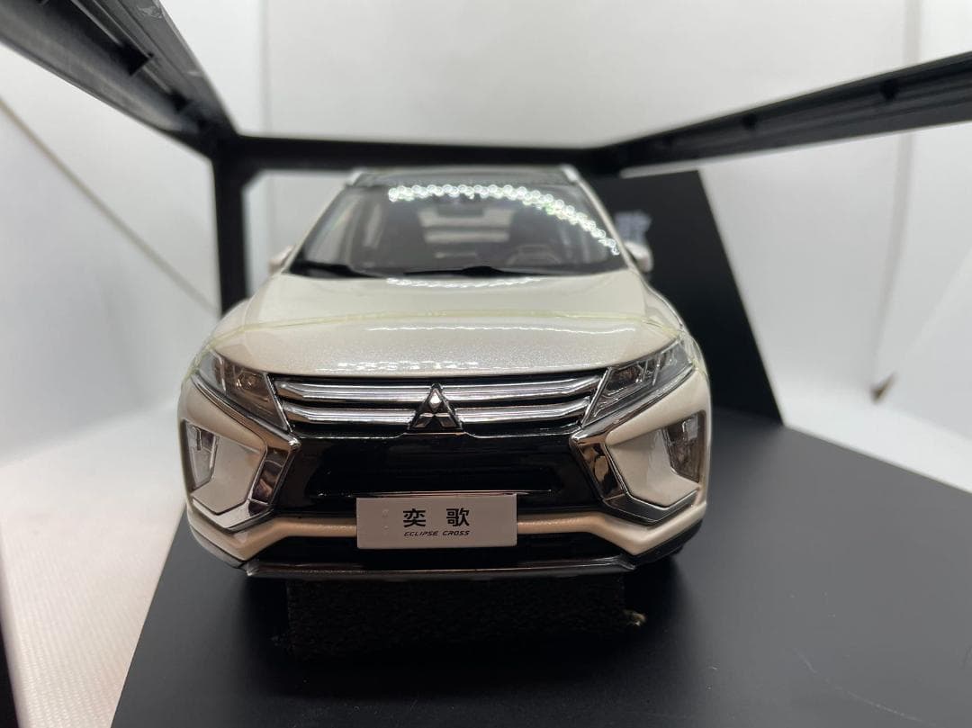 305-109 三菱 1/18 エクリプス クロス  ホワイト