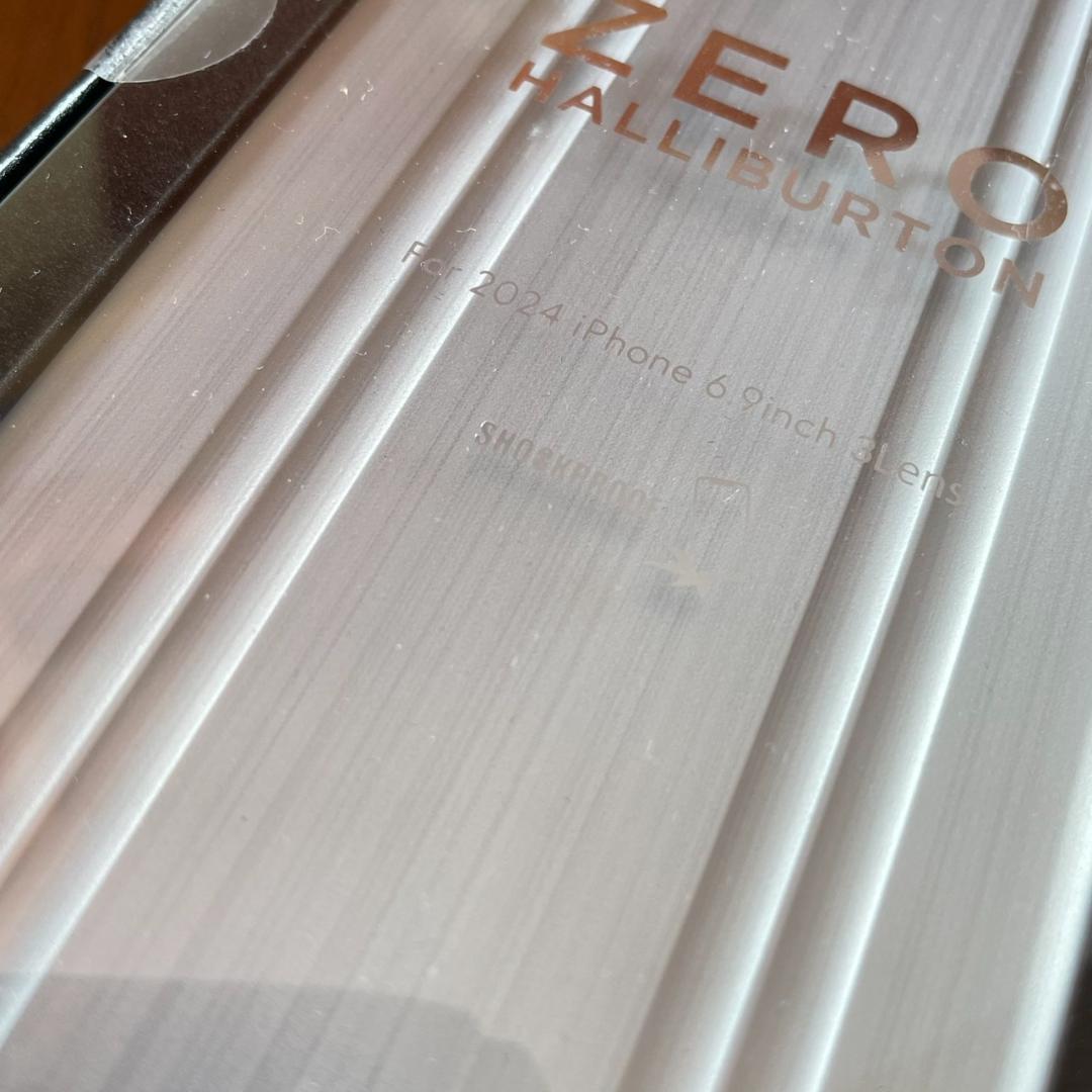 ZERO HALLIBURTON☆iPhone16ProMax☆手帳型ケース