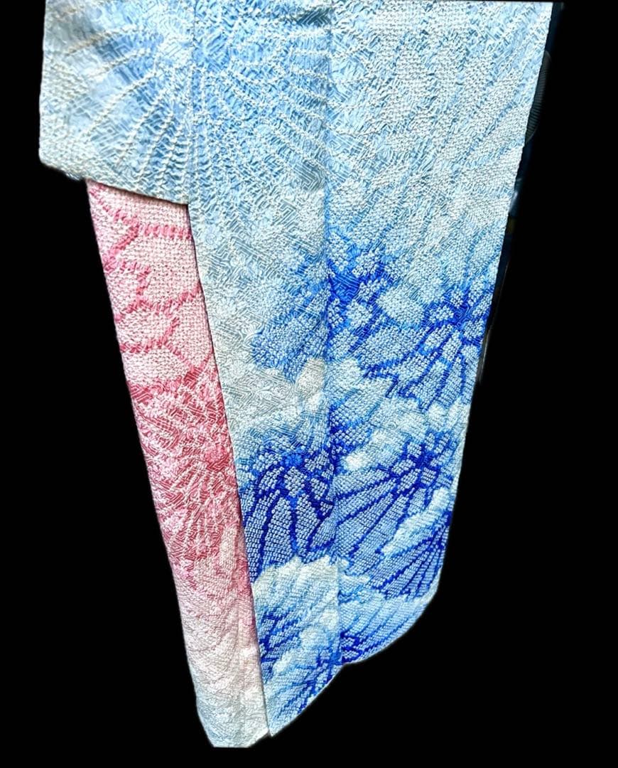 総絞り高級振袖　重ね衿付き　身丈 160cm　裄丈 67cm 青水色ピンク花柄