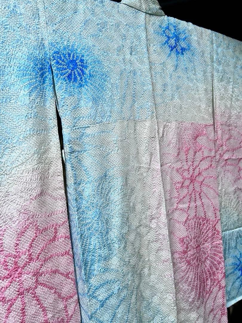 総絞り高級振袖　重ね衿付き　身丈 160cm　裄丈 67cm 青水色ピンク花柄