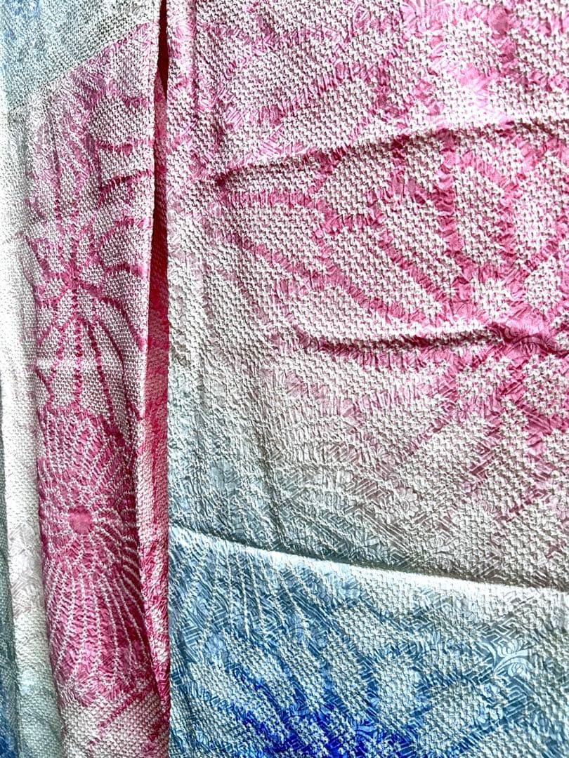 総絞り高級振袖　重ね衿付き　身丈 160cm　裄丈 67cm 青水色ピンク花柄