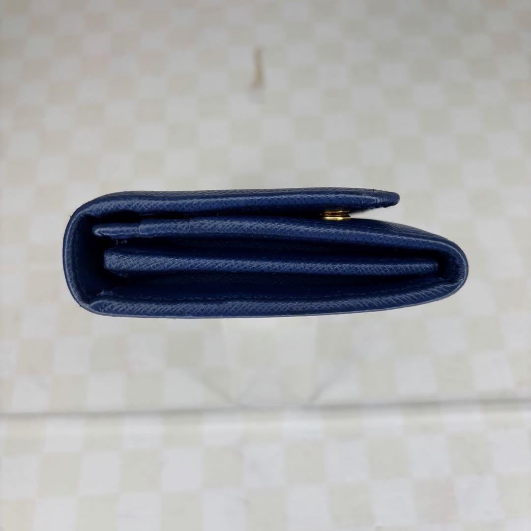 極美品　PRADA プラダ　長財布　二つ折り　M09