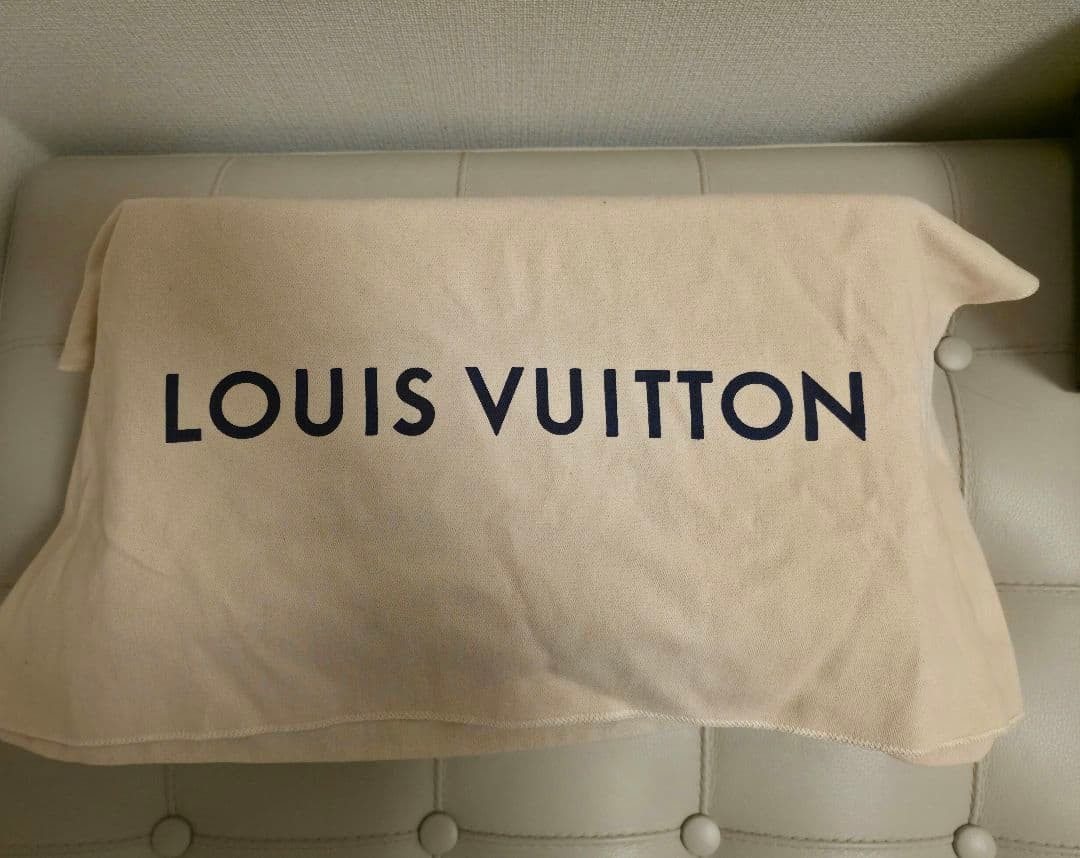 Louis Vuitton コフレ8モントレ ファレル カモフラージュ