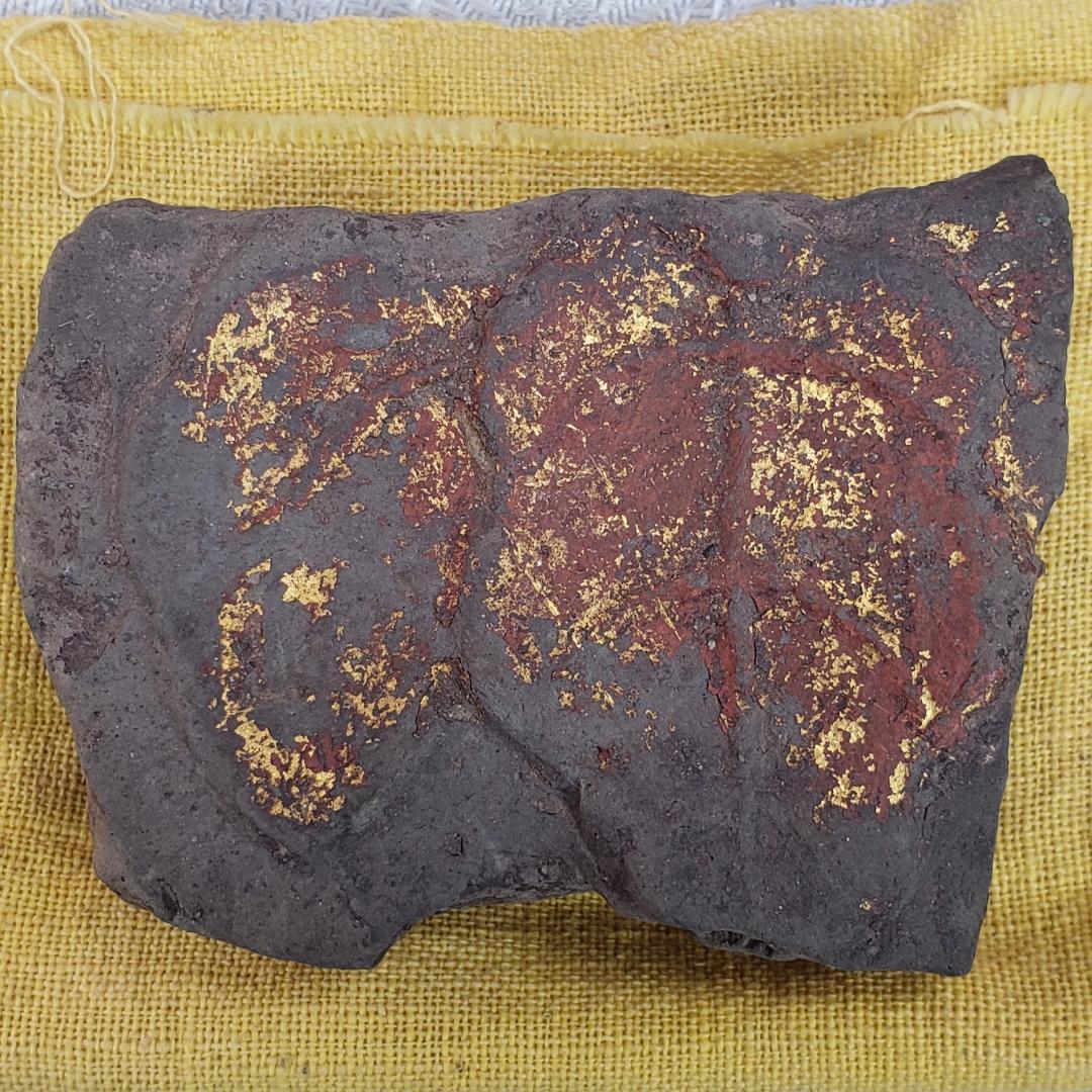 ◆『豊臣家 伏見城 五七の桐紋 金箔瓦 断片』豊臣秀吉◆検）織田信長 徳川家康