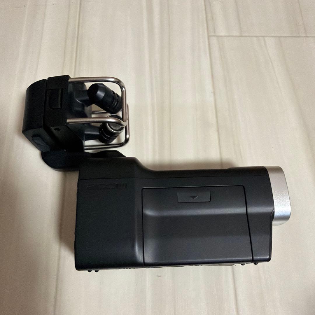 Zoom Q8 ハンディレコーダー（カメラ機能付き）