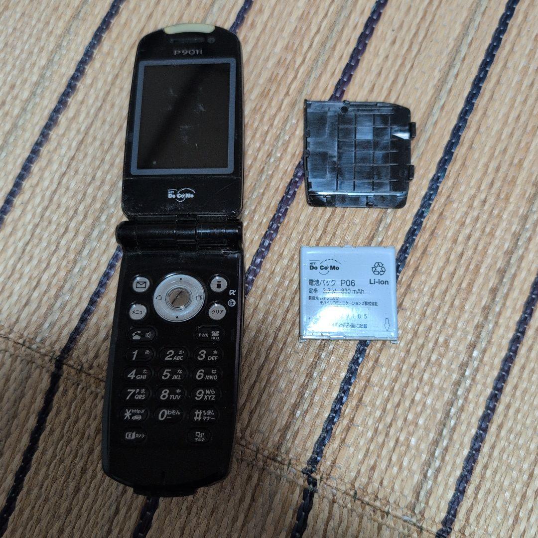 NTT DoCoMo FOMA P901i 黒/赤