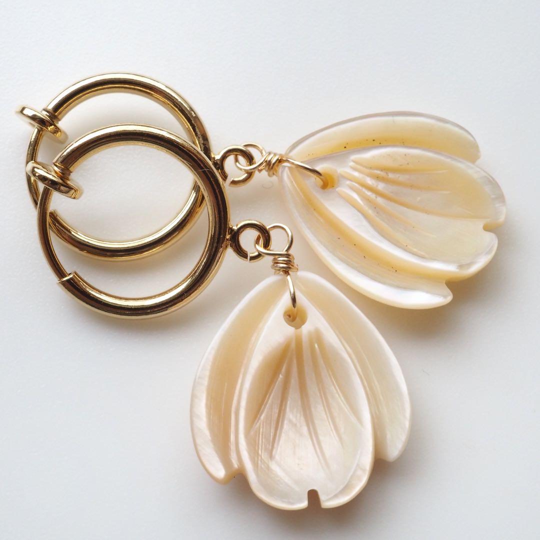 【blue.ks】 クィーンコンクシェルの花弁ネックレストップ