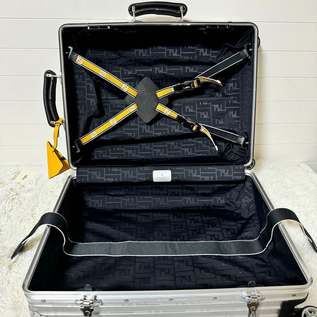 未使用✨RIMOWA×FENDI リモワ　フェンディ　コラボキャリーケース　４輪