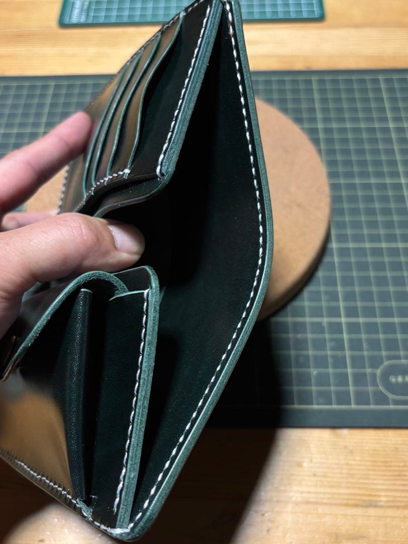 ミドルウォレット　ベルギー産　ルガト　ハンドメイド