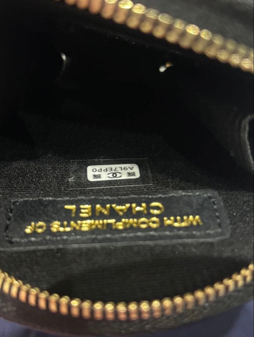 CHANEL イヤーズギフトマトラッセケース AirPodsケース