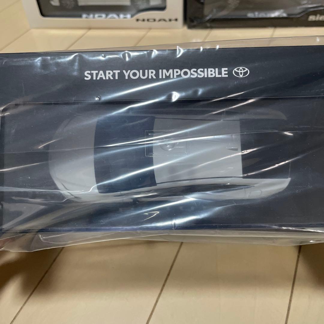 トヨタ プリウス ミニカー ホワイト