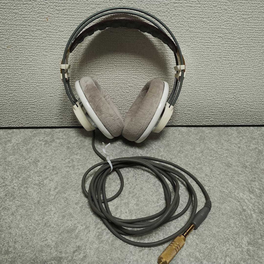 AKG K701 オーストリア製です。