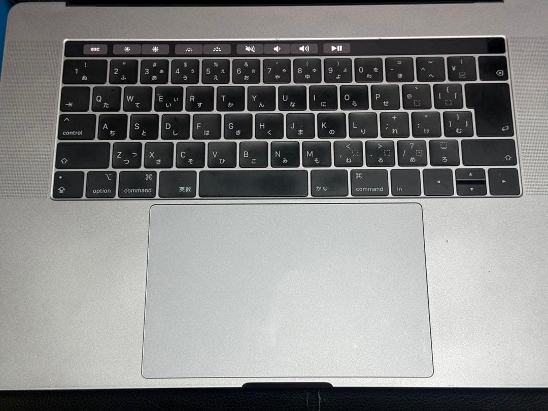 YJGH6 MACBOOK PRO 15インチ　2018