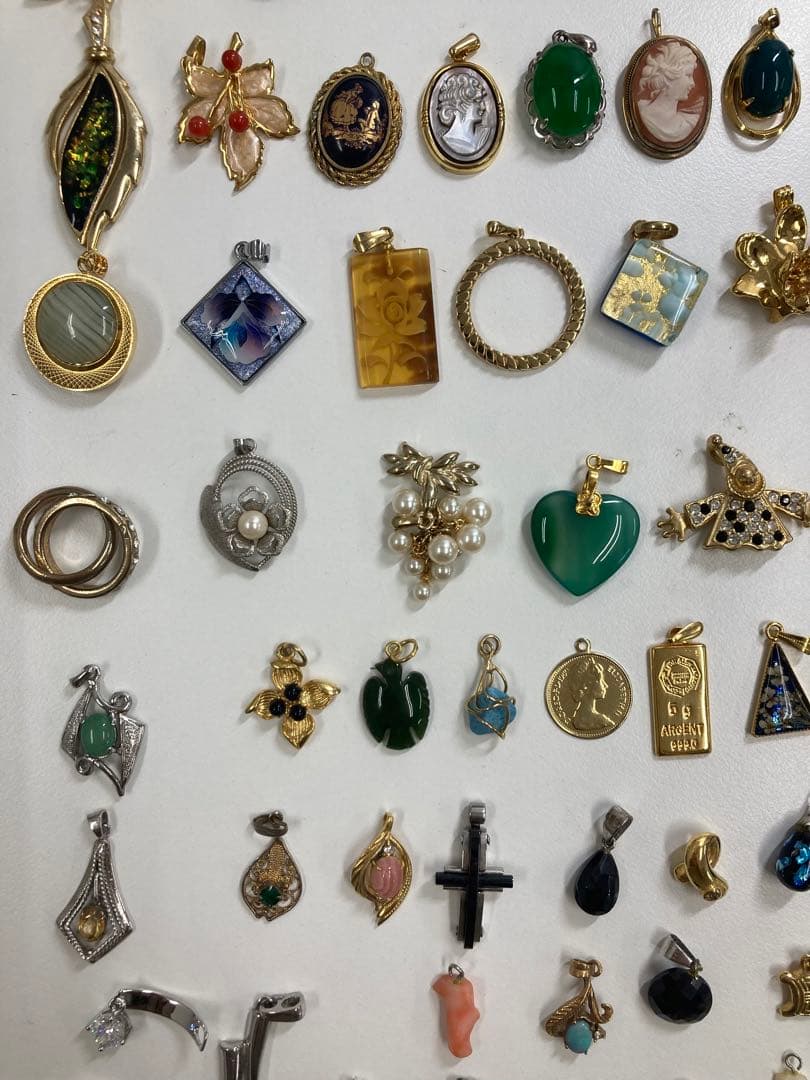 レディース　アクセサリー　ペンダント　宝石　真珠　ダイヤ　137点まとめ売り