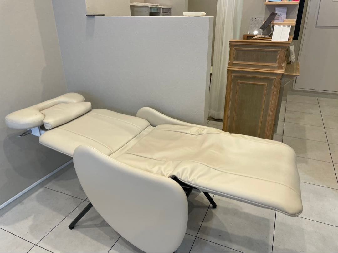 【タカラベルモント製　アイラッシュリクライニングチェアリーチェ】美品