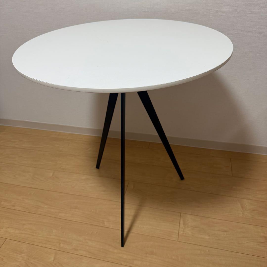 【送料無料！！】ダイニングテーブル　カフェテーブル　円テーブル