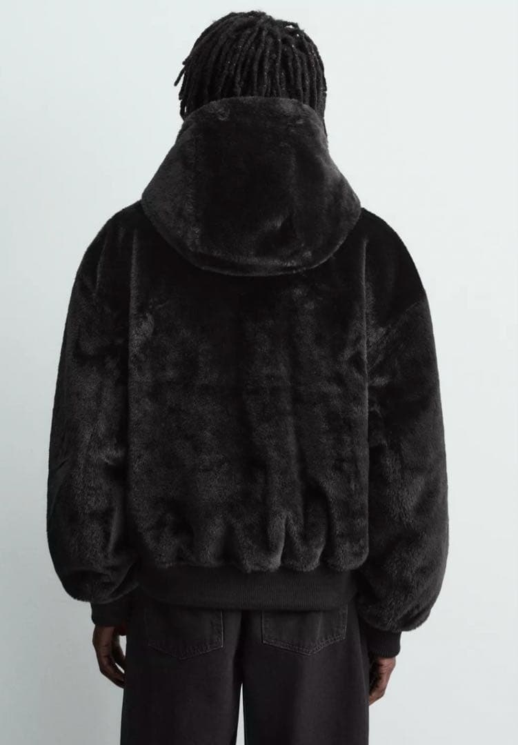 ZARA ザラ　リバーシブルフェイクファーボンバージャケット　新品、未使用