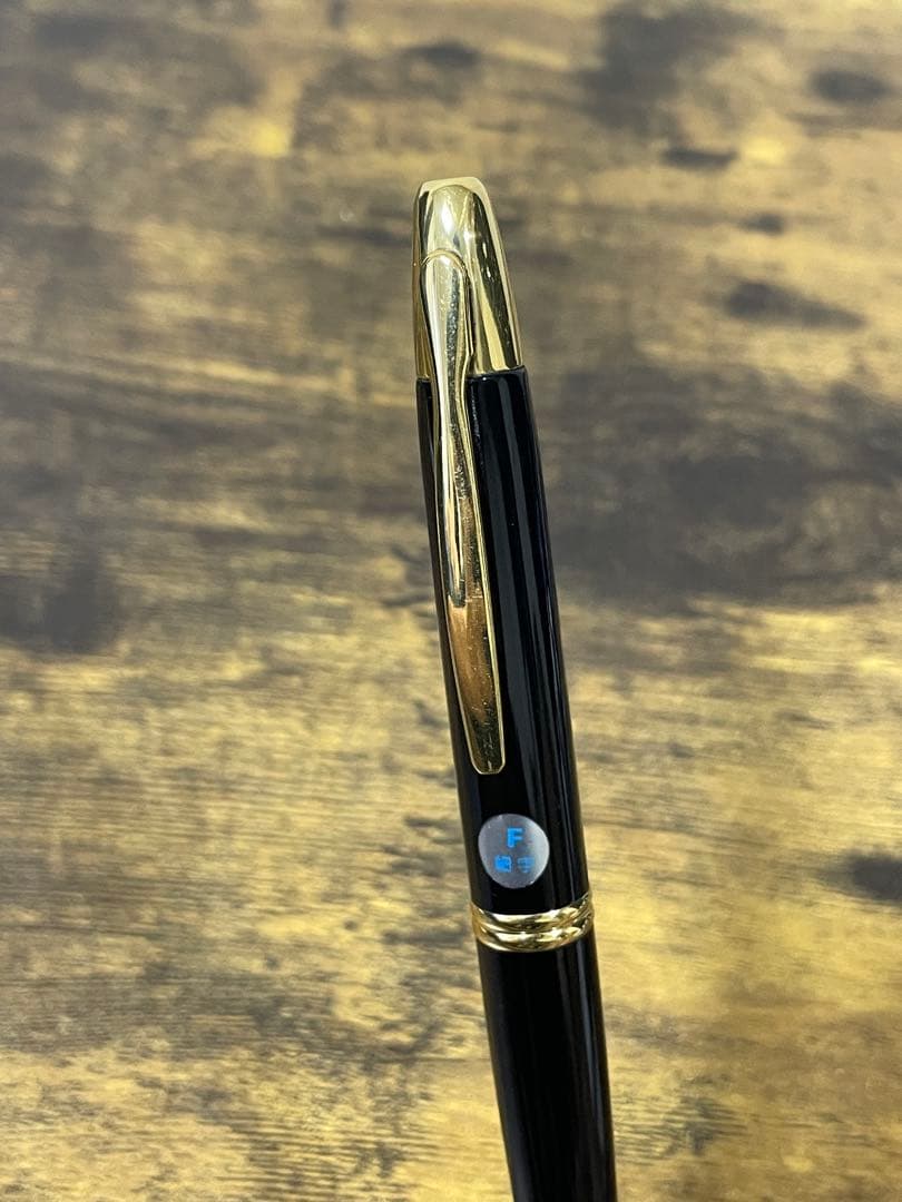 未使用に近い　シール付き　18金　ゴールド　細字　キャップレス　万年筆　備品付き