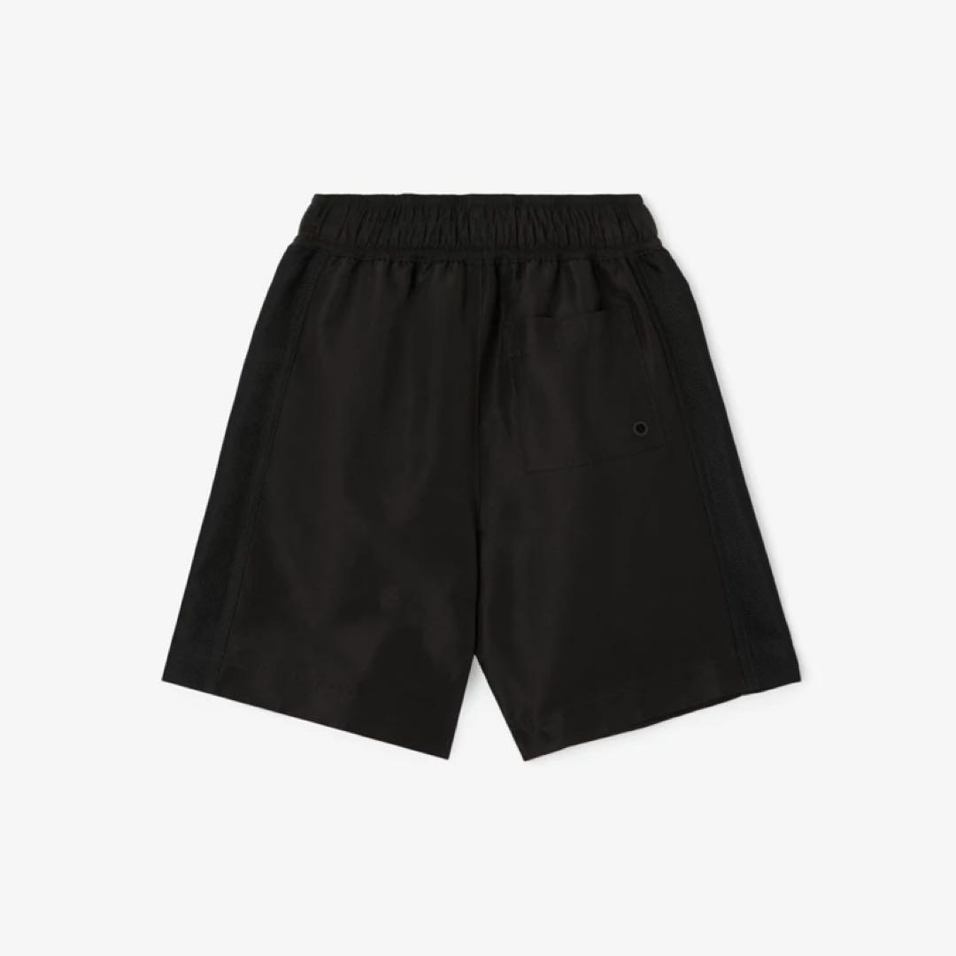 ラスト１【新品】BURBERRY 大人も着られる ロゴ メンズ 水着 ブラック