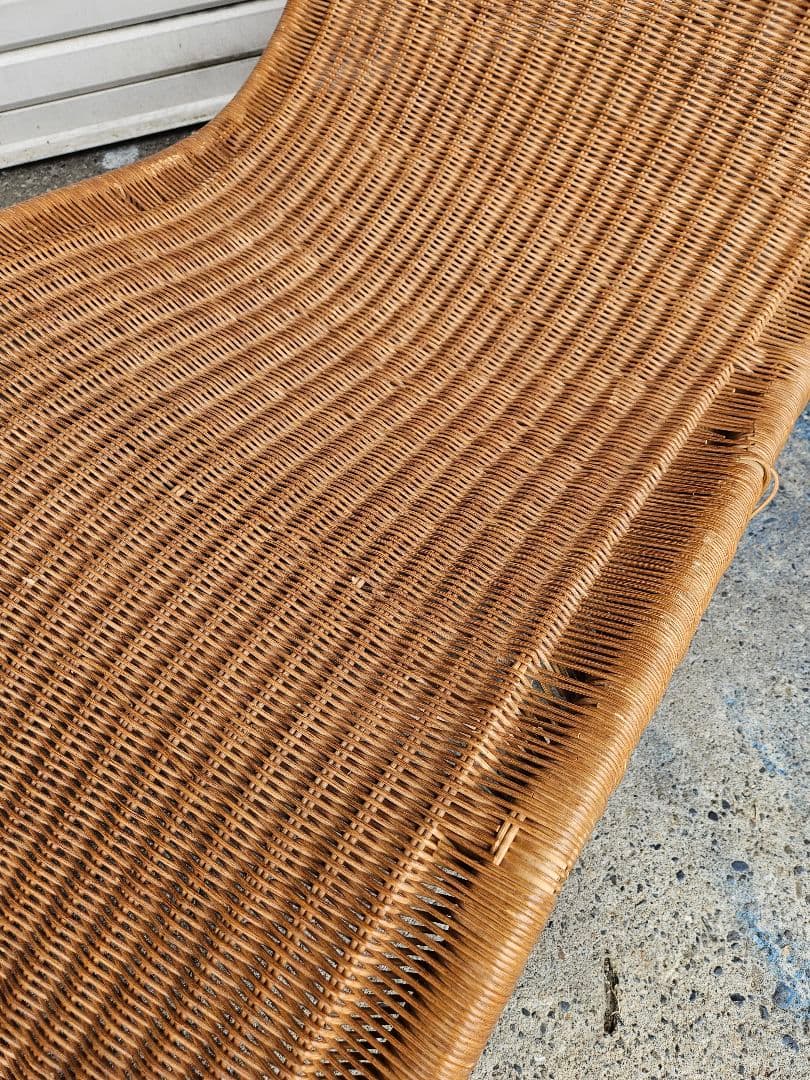 ヴィンテージ 古いラタンのシェーズロング 寝椅子 ソファ 古家具 藤 昭和レトロ