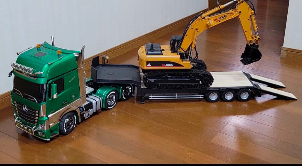 タミヤ1/14 メルセデス・ベンツアクトロス６×4 フルオペ、すぐ遊べます。