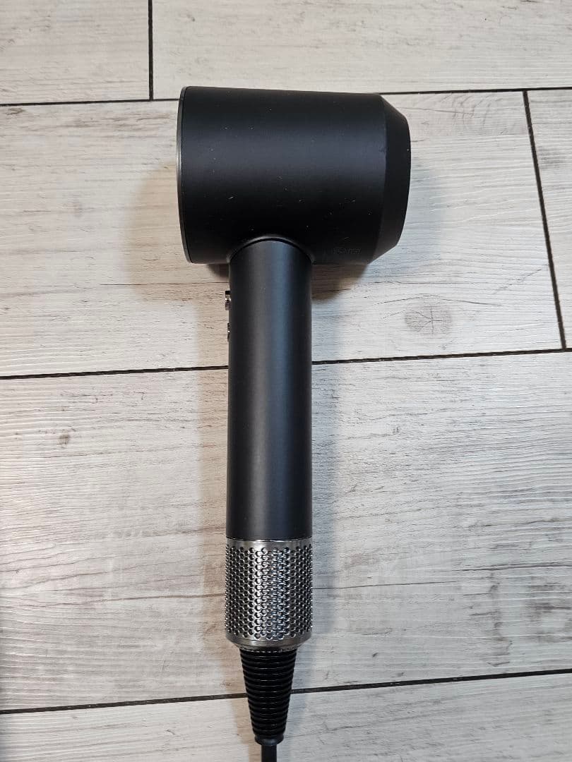 年末限定価格　保証付　ダイソン　メンテナンス済み　dyson hd08　ブラック