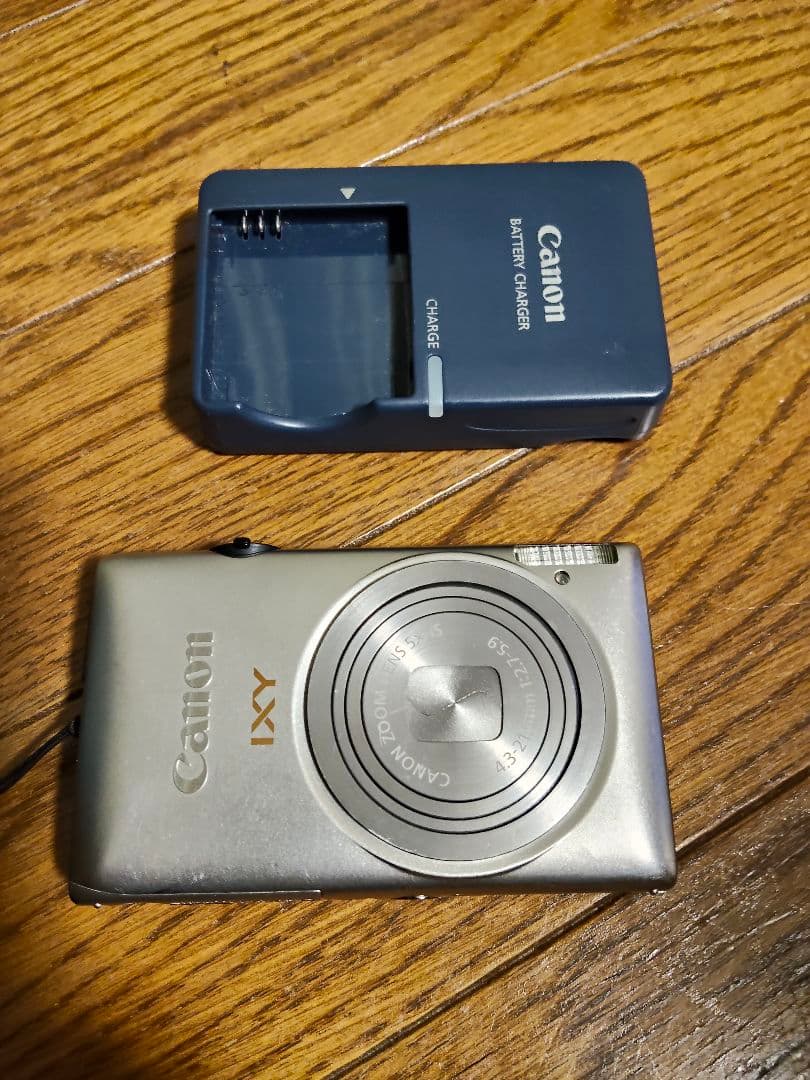 Canon IXY410F コンパクトデジタルカメラ 本体と充電器