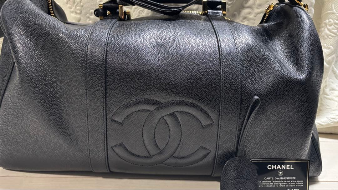 CHANEL ブラックレザーボストンバッグ