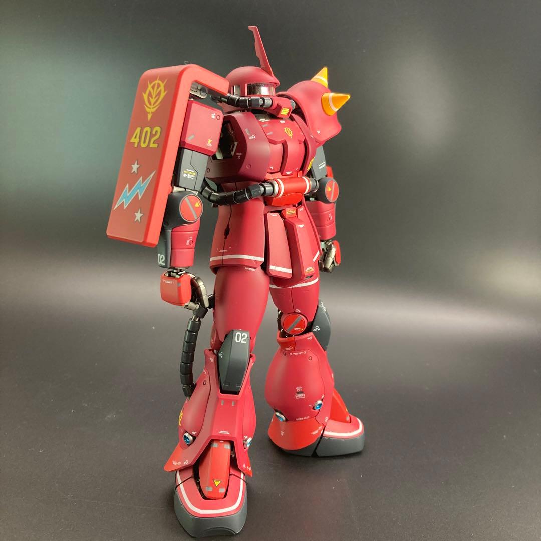 MG ザクⅡ ジョニーライデン専用機　塗装済み完成品ガンプラ