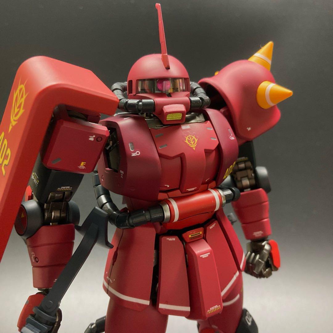 MG ザクⅡ ジョニーライデン専用機　塗装済み完成品ガンプラ