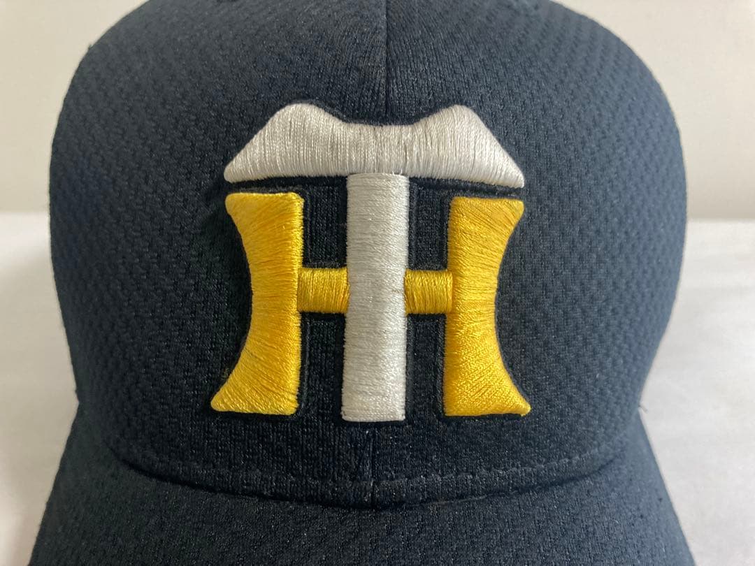 【実使用】ミズノプロ 阪神タイガース キャップ 帽子 新井選手 サイン入 32