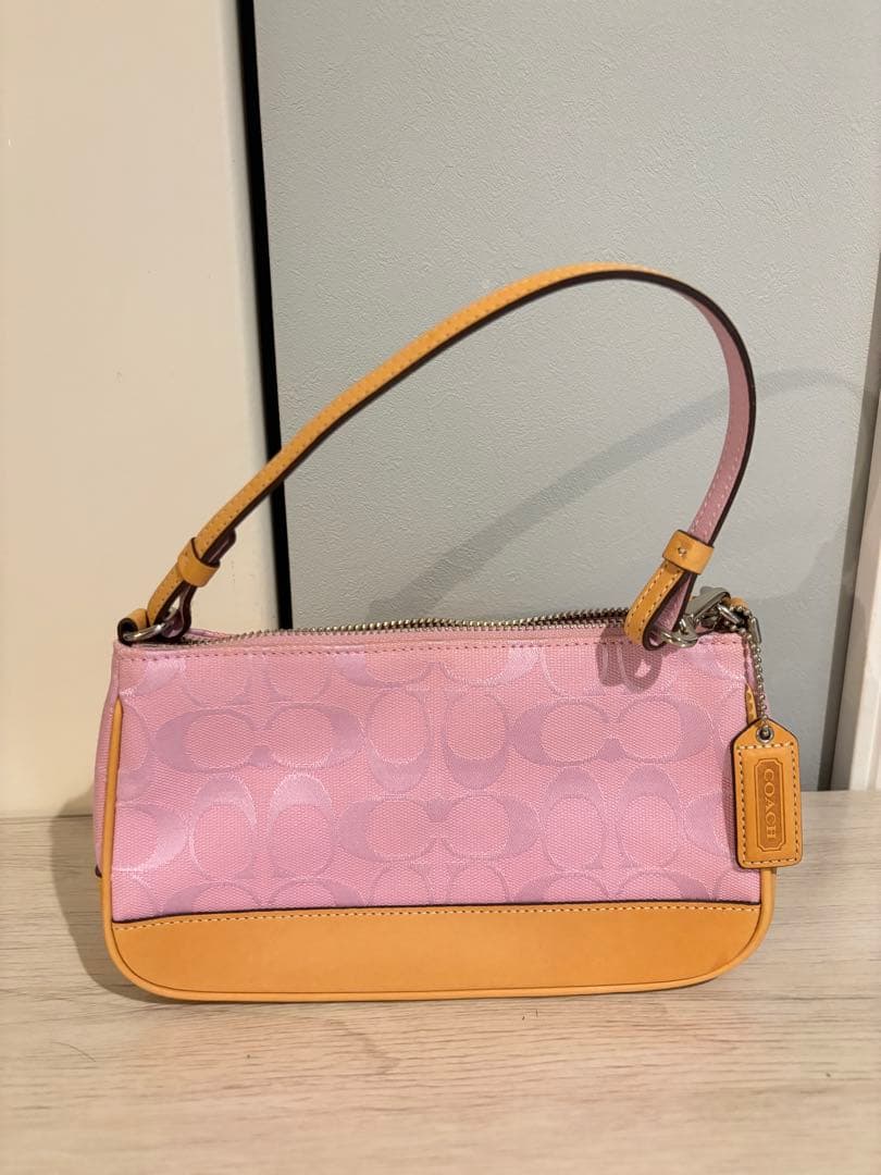 新品COACH コーチ　アクセサリーポーチ シグネチャー　ピンク 希少カラー