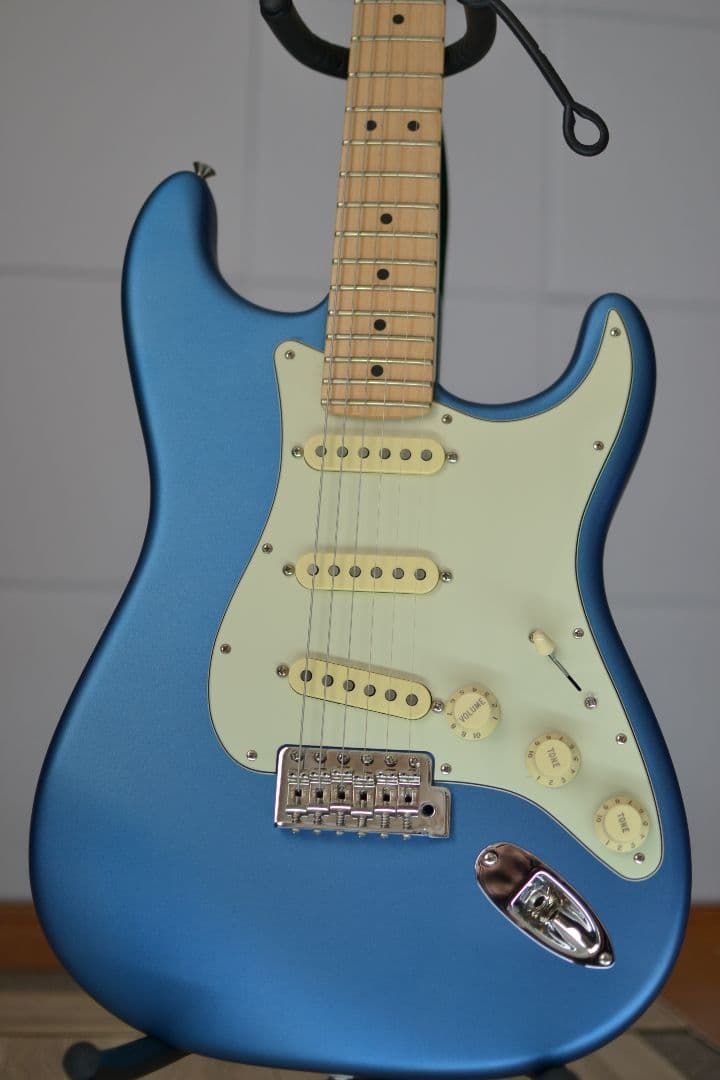 8*様 Fender American Performer Stratocast