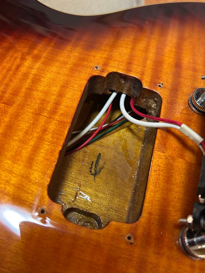 ギター Epiphone Les Paul Standard EMG 81 85