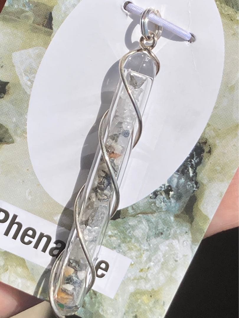 H&E社 フェナカイト　ペンダントトップ　ロシア産　ヘブン＆アース社