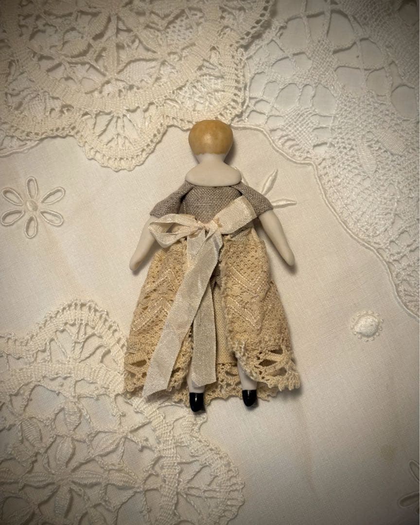 ミニチュアチャイナヘッドドール*パリアンドール*10cm*ブロンドヘアミニチュア